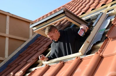 Pose de fenêtres de toit Velux à Gan